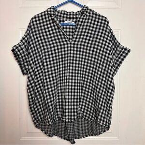Madewell black white checkered plaid split neck top size Large